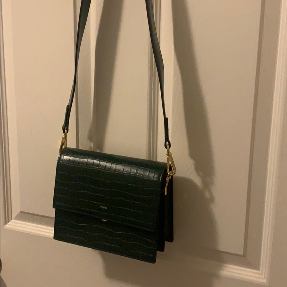 Flap Bag in Dark Green Croc